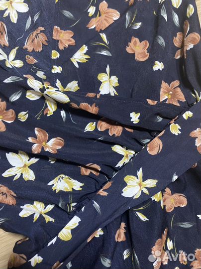 Платье с цветами миди s m с поясом летнее