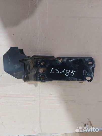 Кронштейн радиатора BMW 3-серия E90