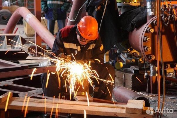 Слесарь мк вахта