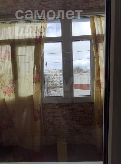 2-к. квартира, 32 м², 3/3 эт.