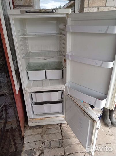 Холодильник бу в рабочем состоянии