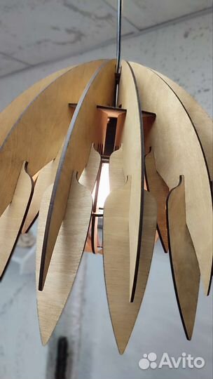 Люстра хороший вариант для декора веранд