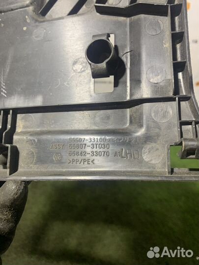 Пластик торпеды под бардачом Toyota Camry xv40