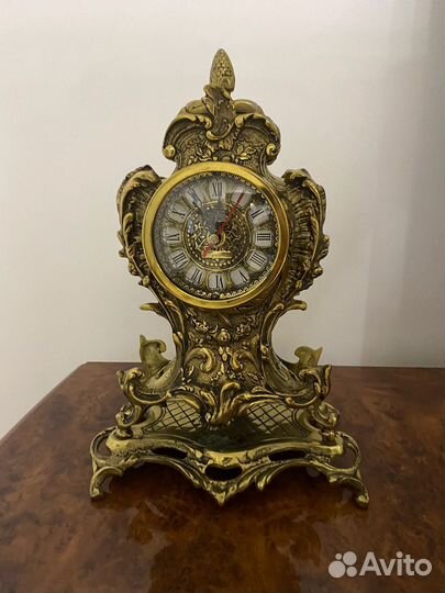 Бронзовые часы