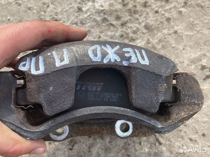 Пежо 308 передние супорта в сборе с цилиндром