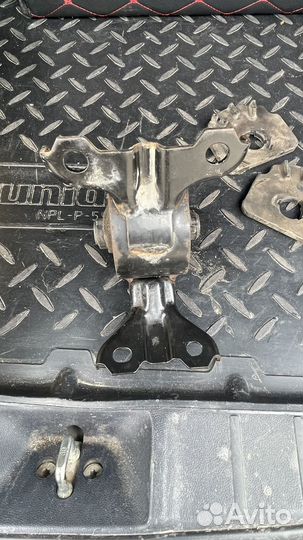 Подушка крепления двигателя mitsubishi asx 1.6