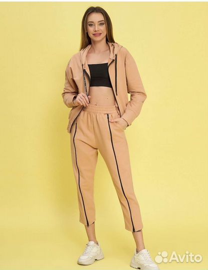 Спортивный костюм