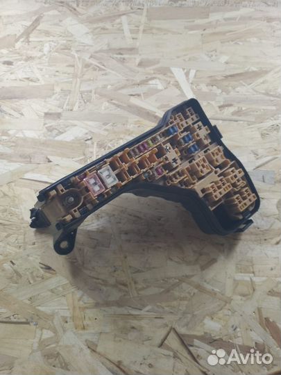 Блок предохранителей GX110 Toyota Mark 2 1GFE