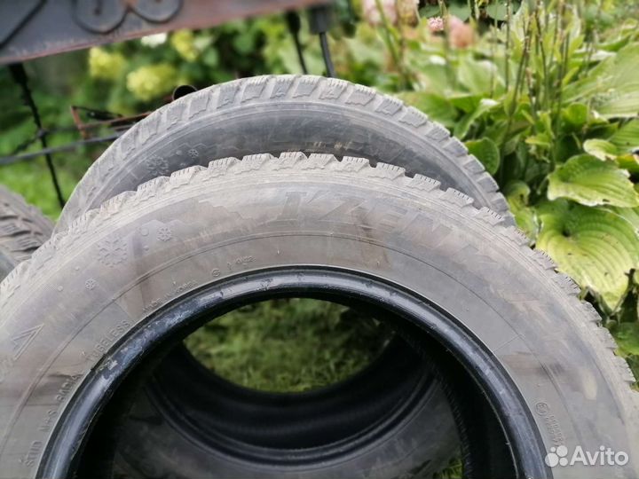 Kumho I'Zen KW22 215/65 R16 98T