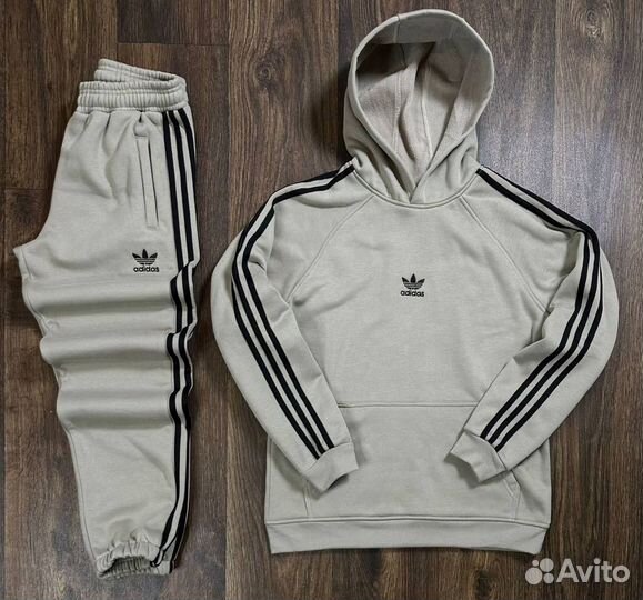 Спортивный костюм Adidas на флисе