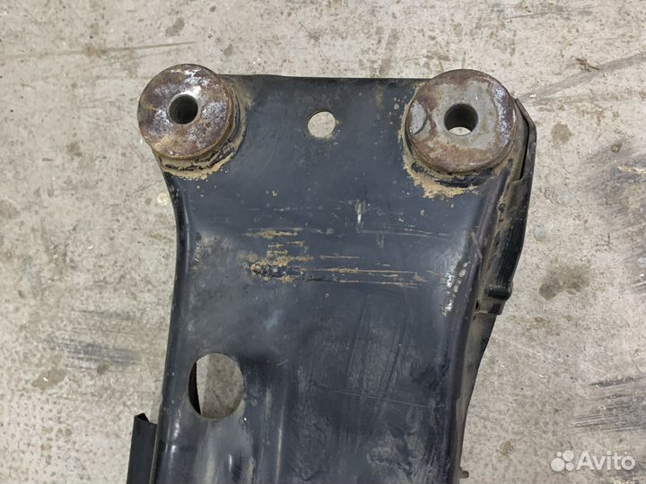 Задний подрамник Subaru Forester Sg