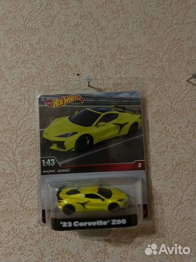 Hot Wheels 1:43 Corvette