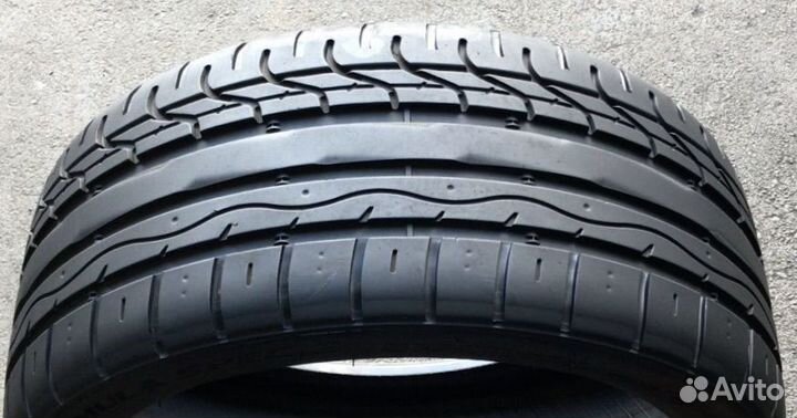 Vitour Formula Spec Z 255/35 R19
