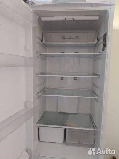 Холодильник бу аристон