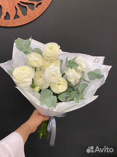 Ранункулюсы букет из белых ранункулюсов