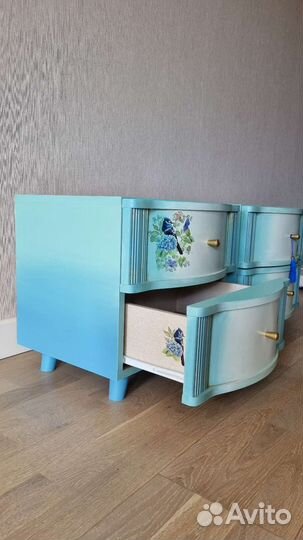 Тумбочка прикроватная