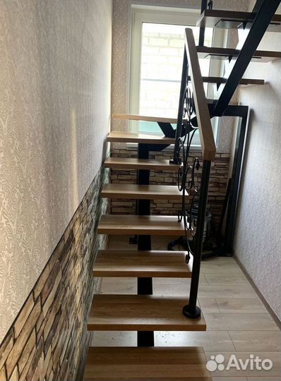 Лестница на металлокаркасе на заказ