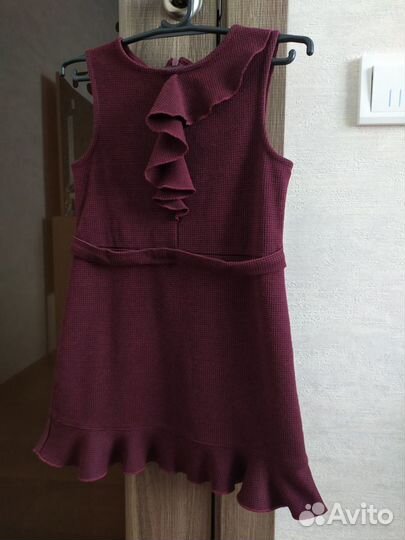 Продам пакетом пиджак, сарафан, юбку на девочку