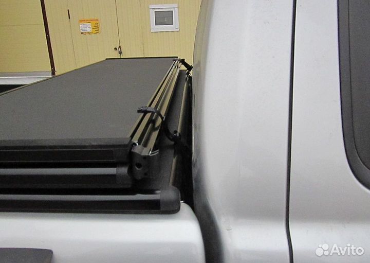 Toyota Hilux крышка в кузов 3-х секц. U-tuning