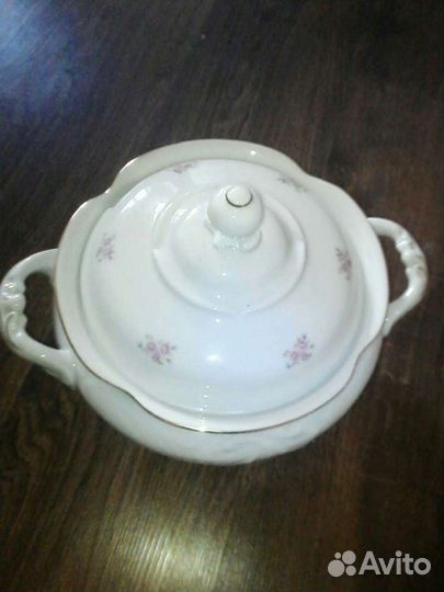 Фарфоровая супница