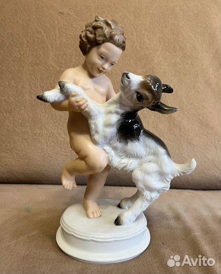 Фарфоровые статуэтки хученройтер розентай