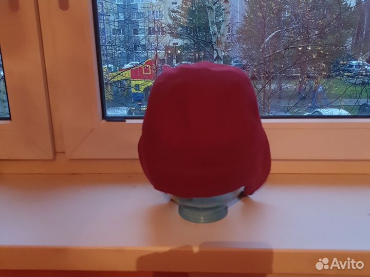 Зимняя шапка с козырьком