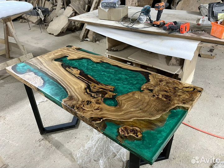 Стол из массива