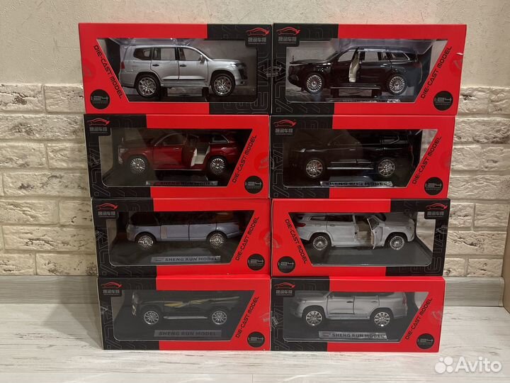 Металлические, тежелые Модель автомобилей 1:24