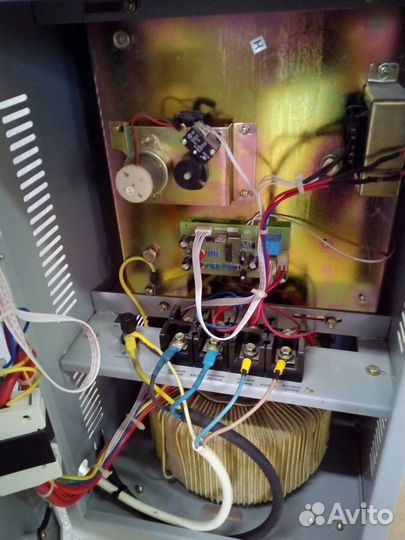 Стабилизатор напряжения