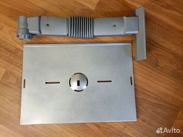 Настенный кронштейн для телевизора