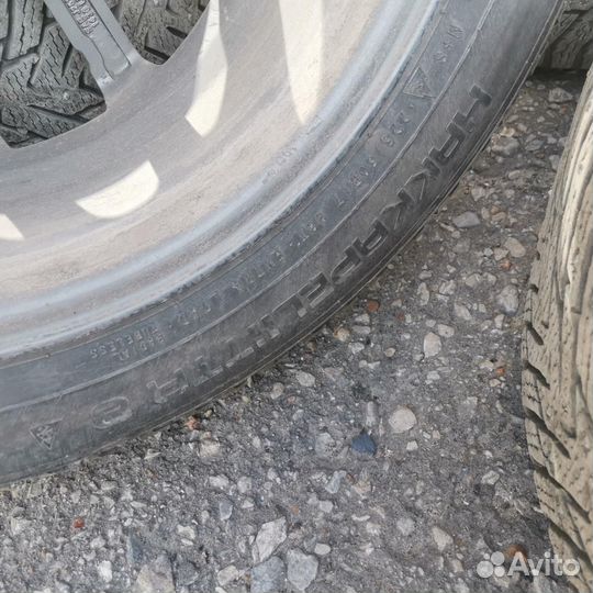 R17 Nokian Tyres Hakkapeliitta 8 225/50, PCD 5x112 DIA 66.5