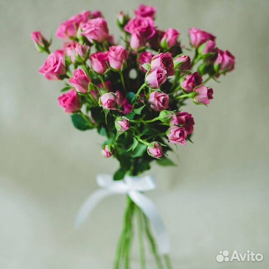 Кустовые розы розовые 70 см 7 шт