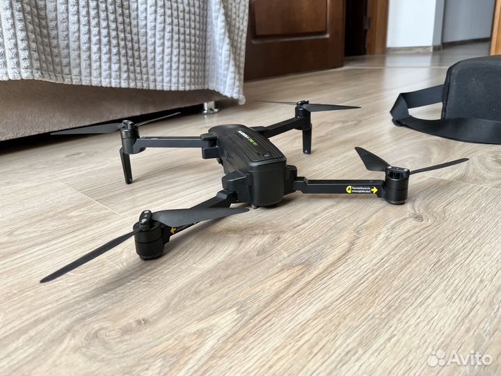 Квадрокоптер hubsan Zino Pro