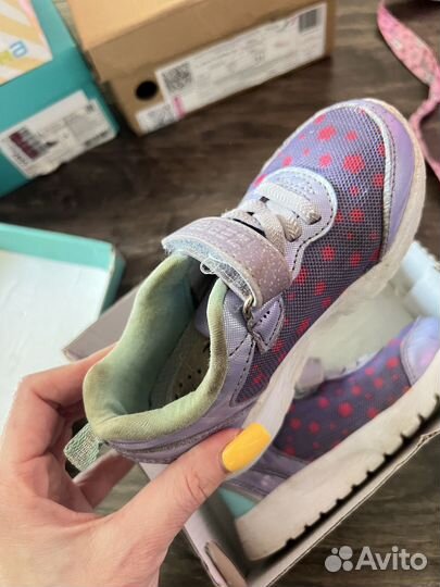 Кроссовки для девочки