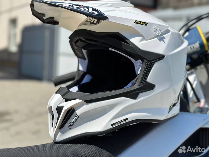 Кроссовый шлем Airoh Strycker