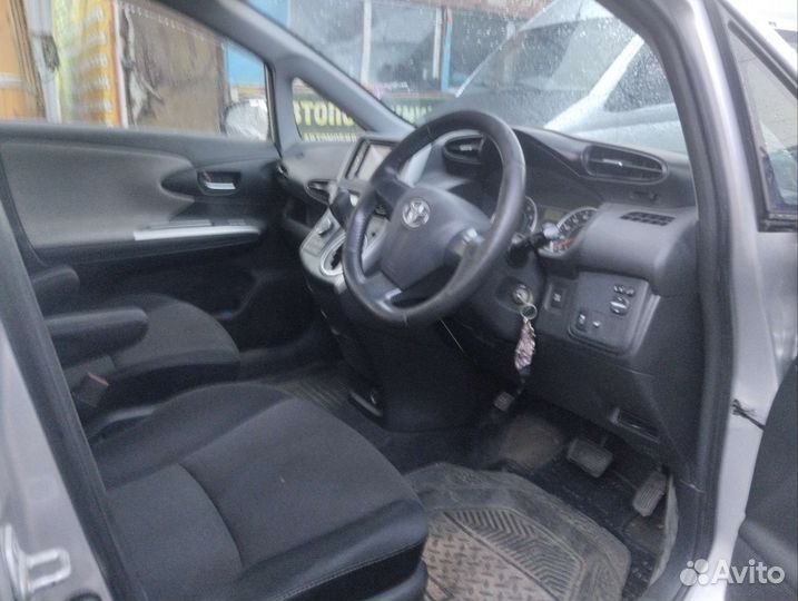 Toyota Wish, 2009