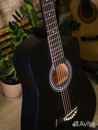 Акустическая гитара