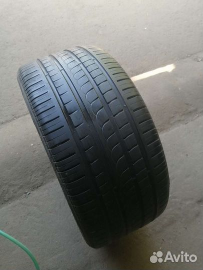 Pirelli P Zero Rosso 295/35 R21