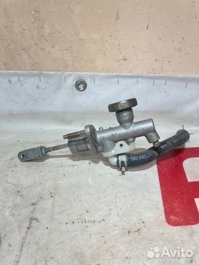 Главный цилиндр сцепления Nissan Almera N16