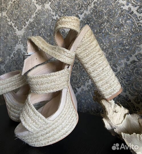 Босоножки с известного своим качеством сайта ASOS