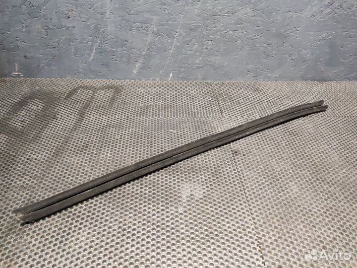 Уплотнитель стекла двери передний Audi A6 C7 cdnb