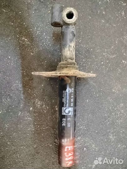 Ударный демпфер правый для BMW e38