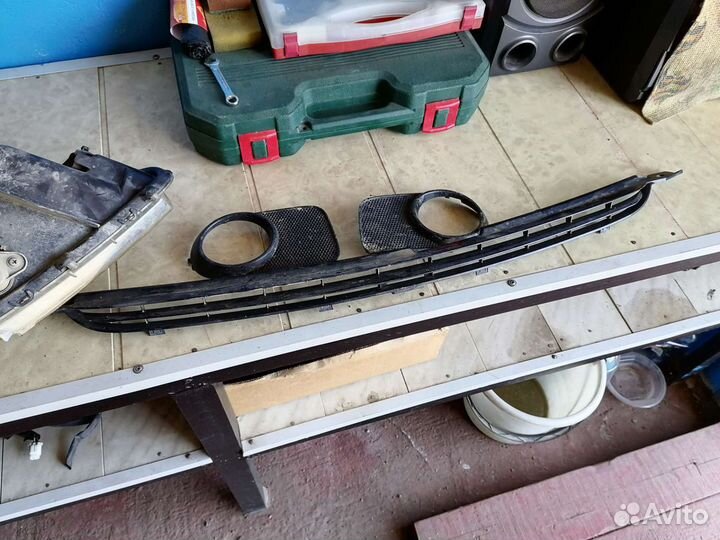 Решётка передняя