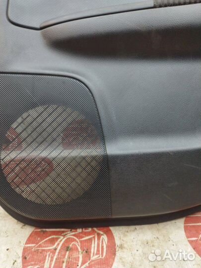 Обшивка двери задней правой Nissan Note E11 CR14DE