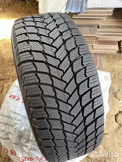 Michelin X-Ice Snow 215/55 R17 98H