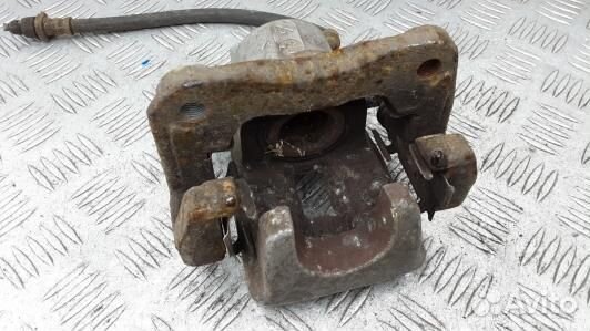 Суппорт тормозной задний правый toyota RAV 4 ZSA3