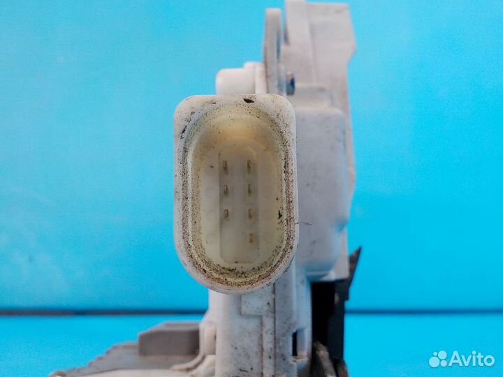 Замок двери задней правой volkswagen Passat B7 201