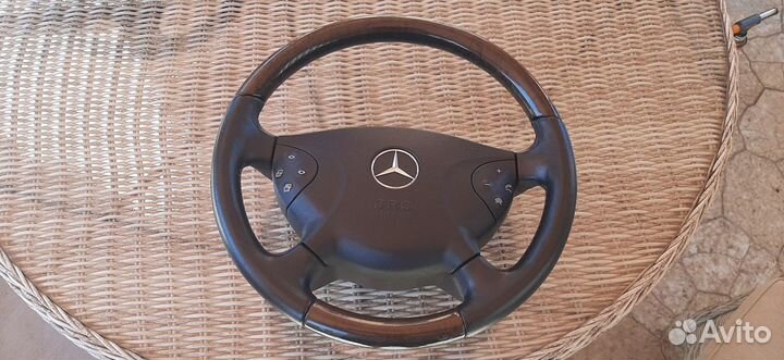 Руль с деревянными вставками Mercedes E-Class W211