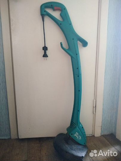 Триммер электрический рабочий Bosch