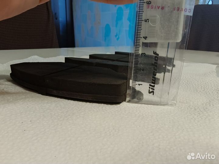 Тормозные колодки передние skoda rapid